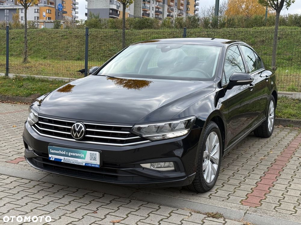Volkswagen Passat - 12