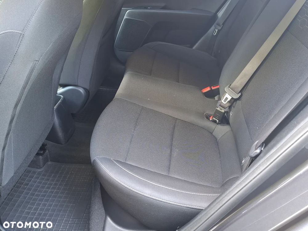 Kia Rio 1.2 L - 9