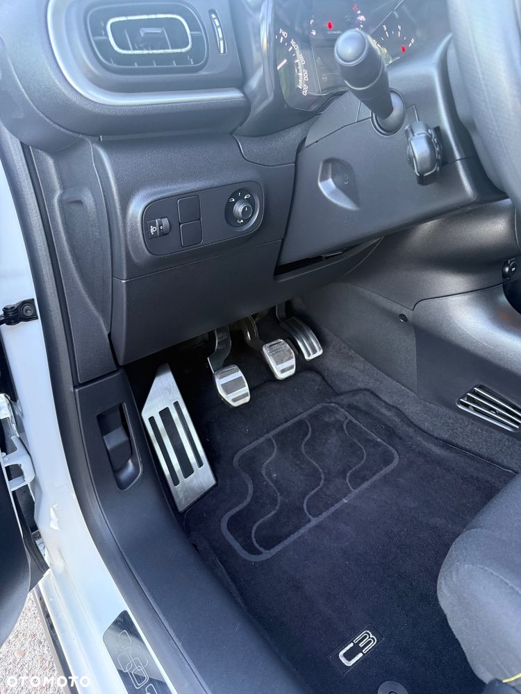 Citroën C3 1.2 PureTech Shine - 23
