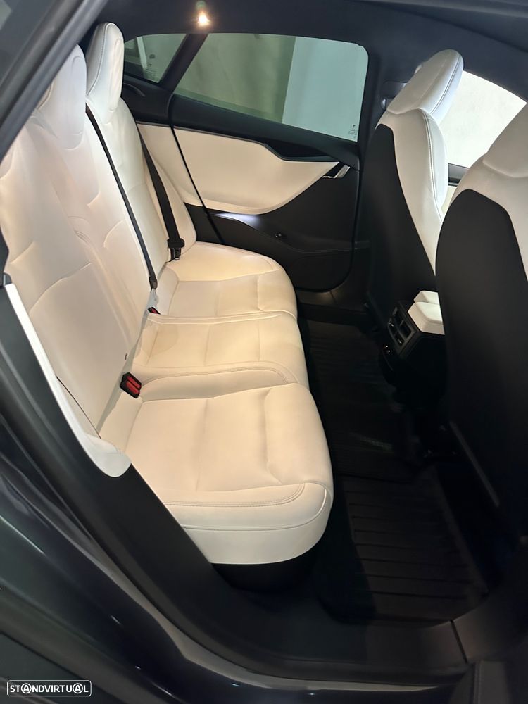 Tesla Model S Performance - 15