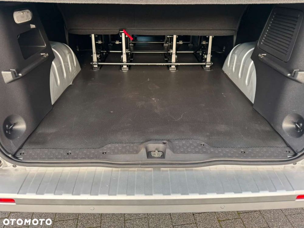 Opel Vivaro - 28