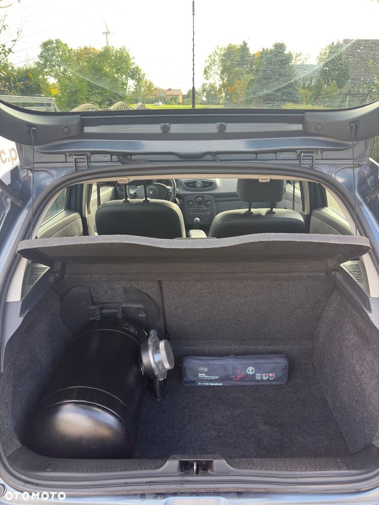 Renault Clio 1.2 16V Expression - 14