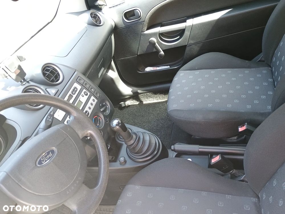 Ford Fiesta 1.3 Ambiente - 5