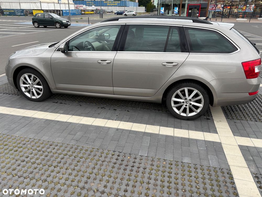 Skoda Octavia 2.0 TDI Elegance DSG - 2