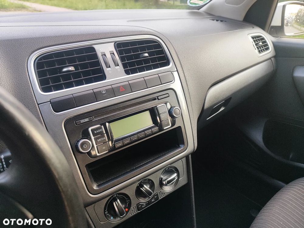 Volkswagen Polo 1.4 Comfortline - 23