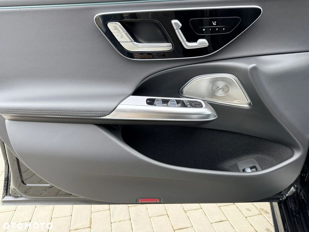 Mercedes-Benz Klasa E - 21