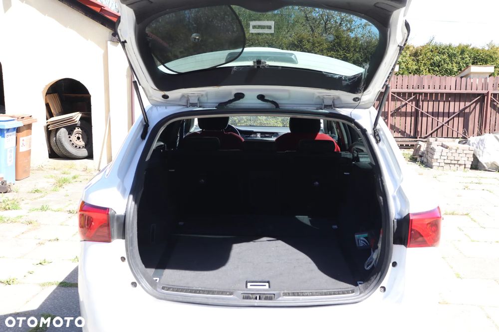 Toyota Avensis 1.8 Premium - 9