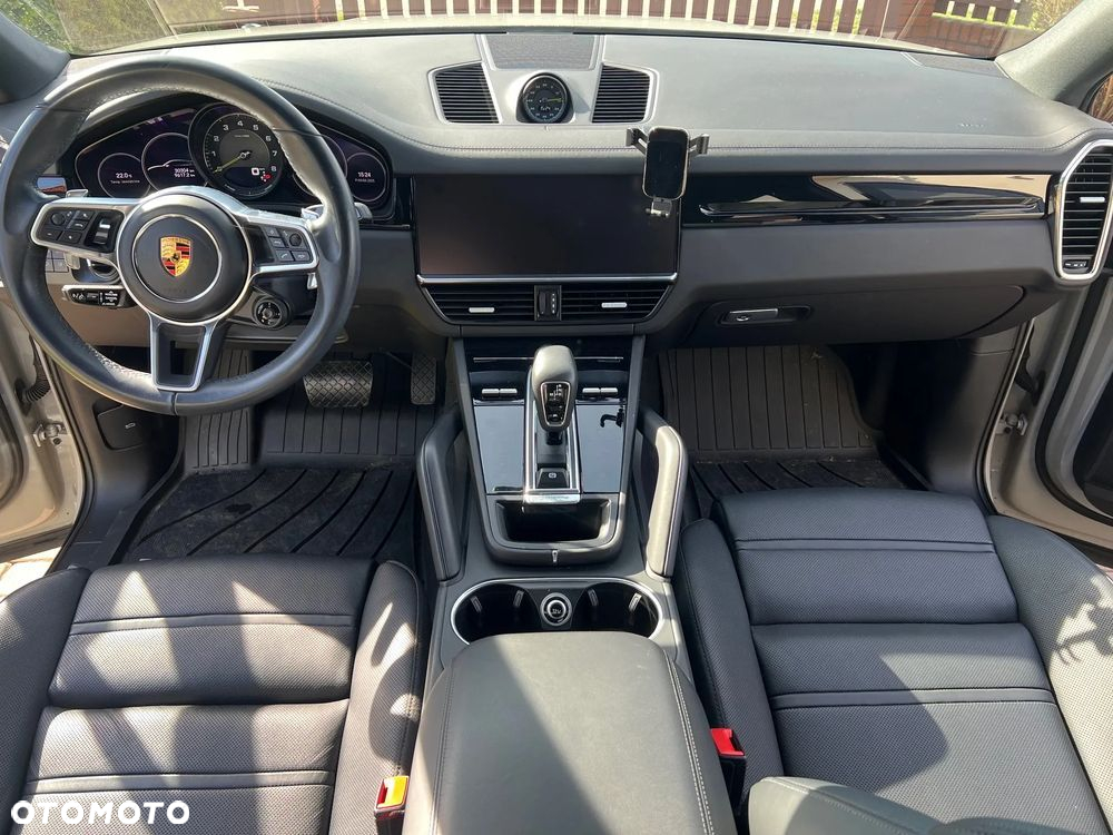 Porsche Cayenne Coupe E-Hybrid - 4