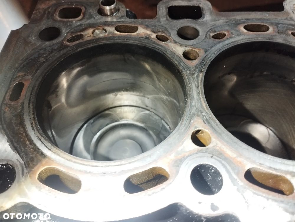 BLOK SILNIKA DÓŁ TŁOKI SSANGYONG TIVOLI 1.6D E-XDI D16DTF - 12