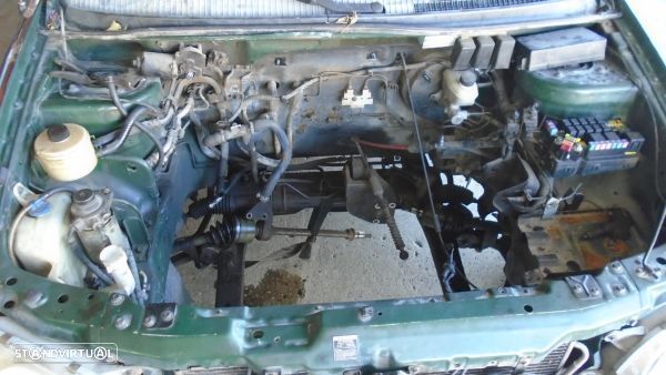 Para Peças Kia Carnival I (Up) - 2