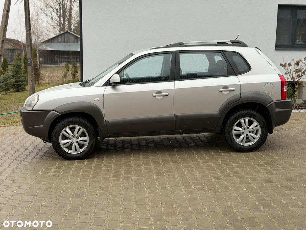 Hyundai Tucson 2.0 CRDi VGT 2WD GLS - 21