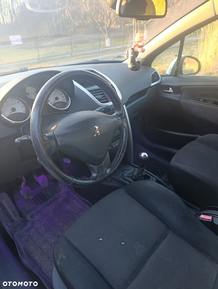 Peugeot 207 - 3
