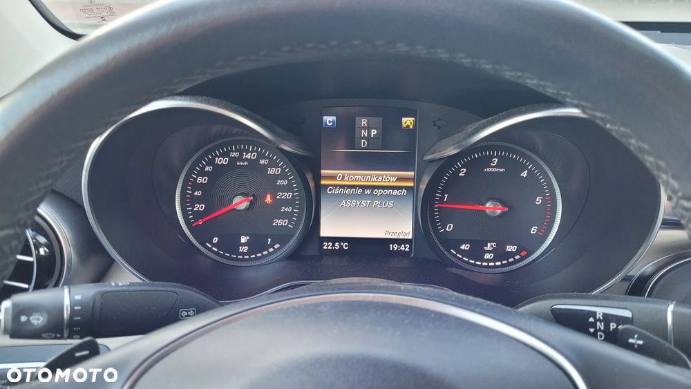 Mercedes-Benz GLC - 33