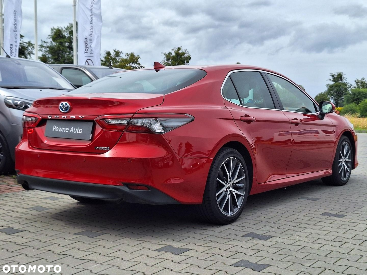 Toyota Camry - 4