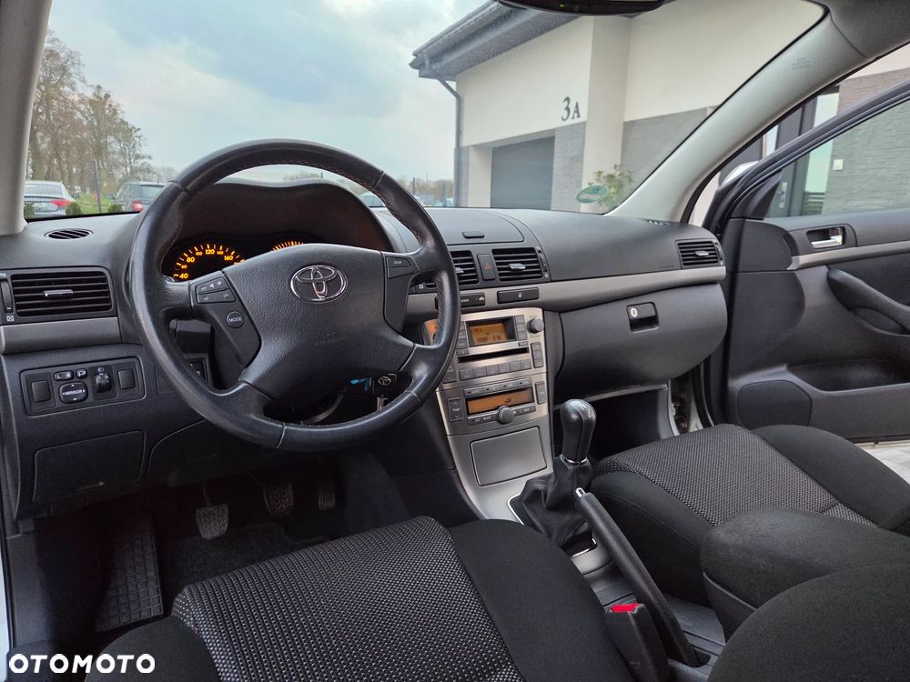 Toyota Avensis 1.8 VVT-i Edition - 16