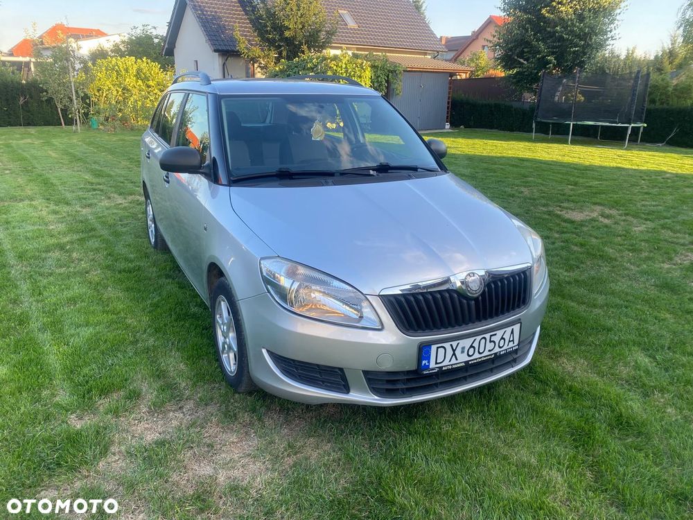 Skoda Fabia 2010 photo 3