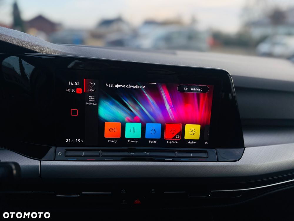 Volkswagen Golf 2.0 TDI SCR DSG IQ.DRIVE - 18