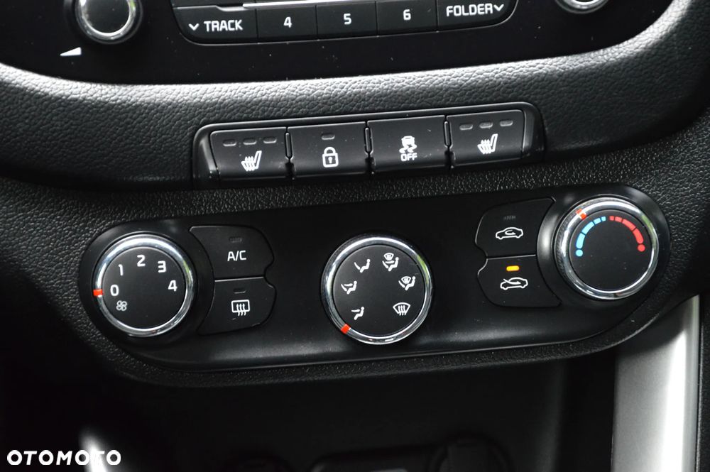 Kia Ceed - 31