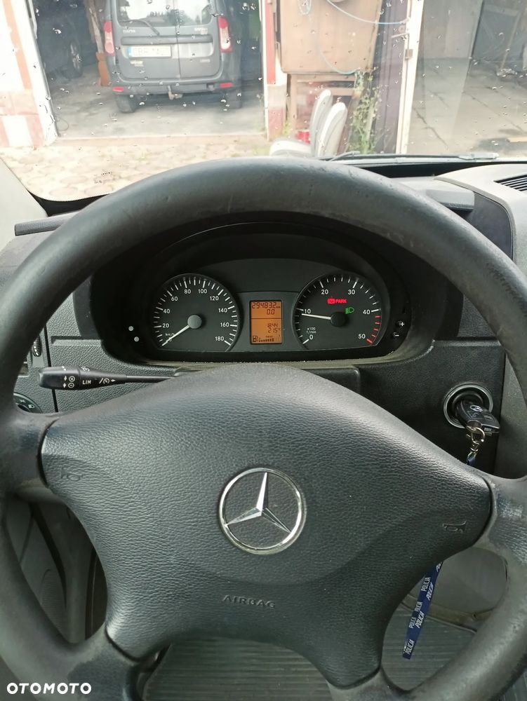Mercedes-Benz Sprinter - 9