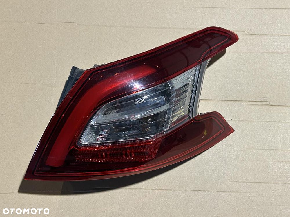lampa prawa prawy tył tylna Peugeot 308 II T9 HB 9677817580 - 2