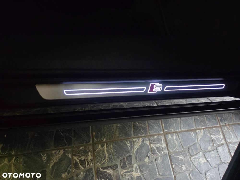 Audi e-tron 55 Quattro S Line - 32