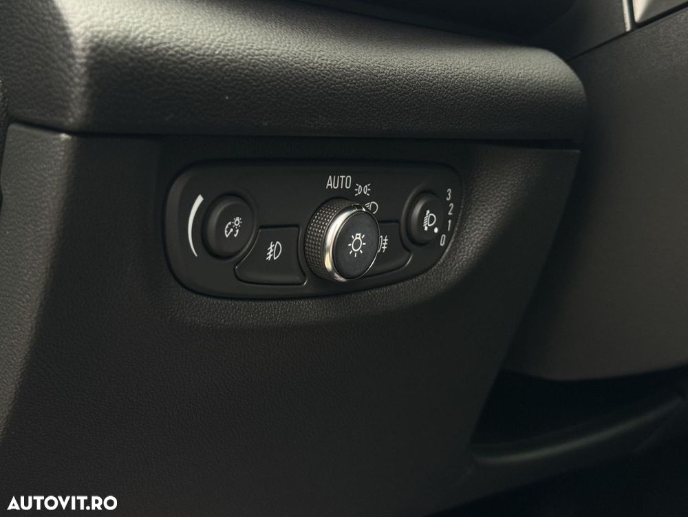 Opel Insignia - 12