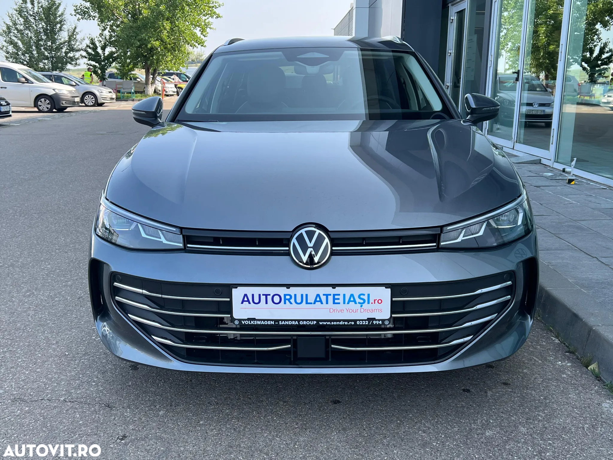 Volkswagen Passat Variant 1.5 eTSI DSG MHEV Business - 8
