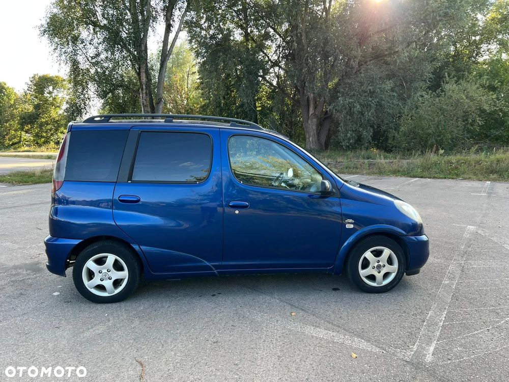 Toyota Yaris Verso 1.4 D-4D - 5