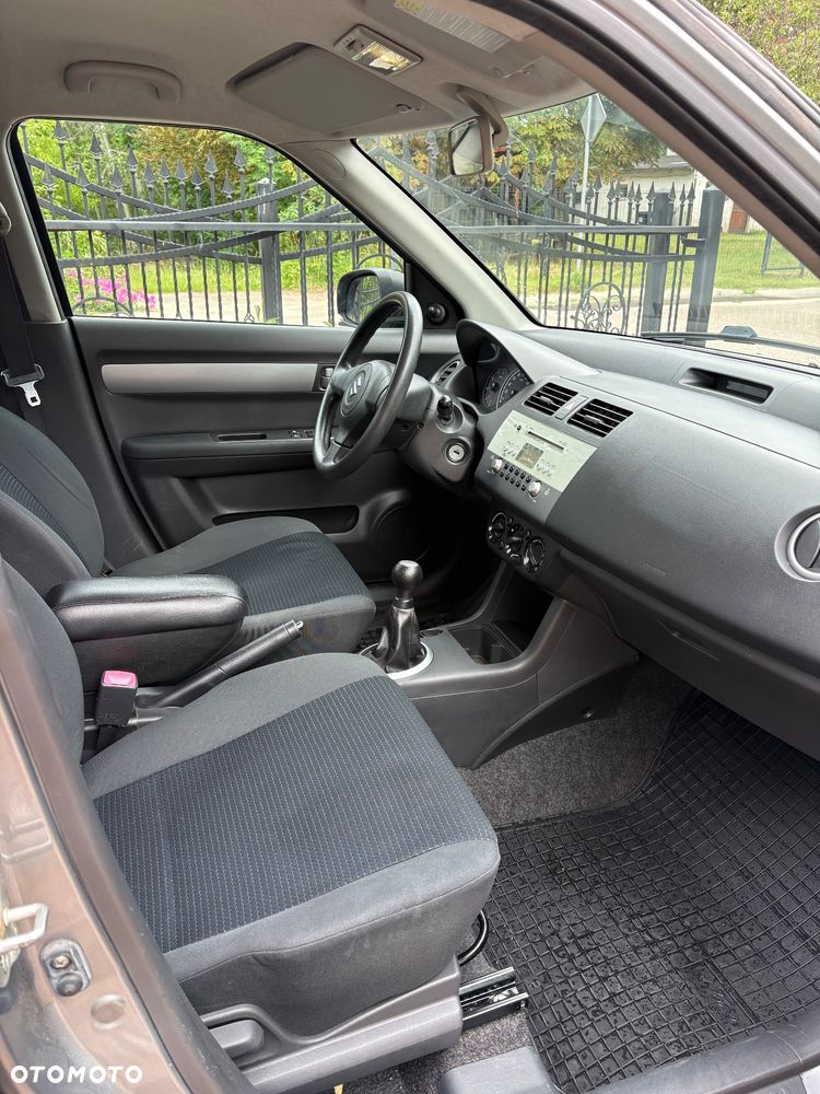 Suzuki Swift - 8