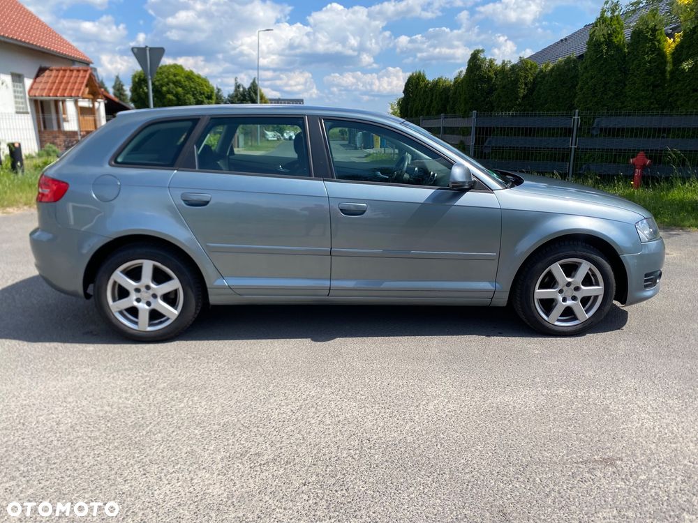 Audi A3 Sportback 1.6 Ambition - 4
