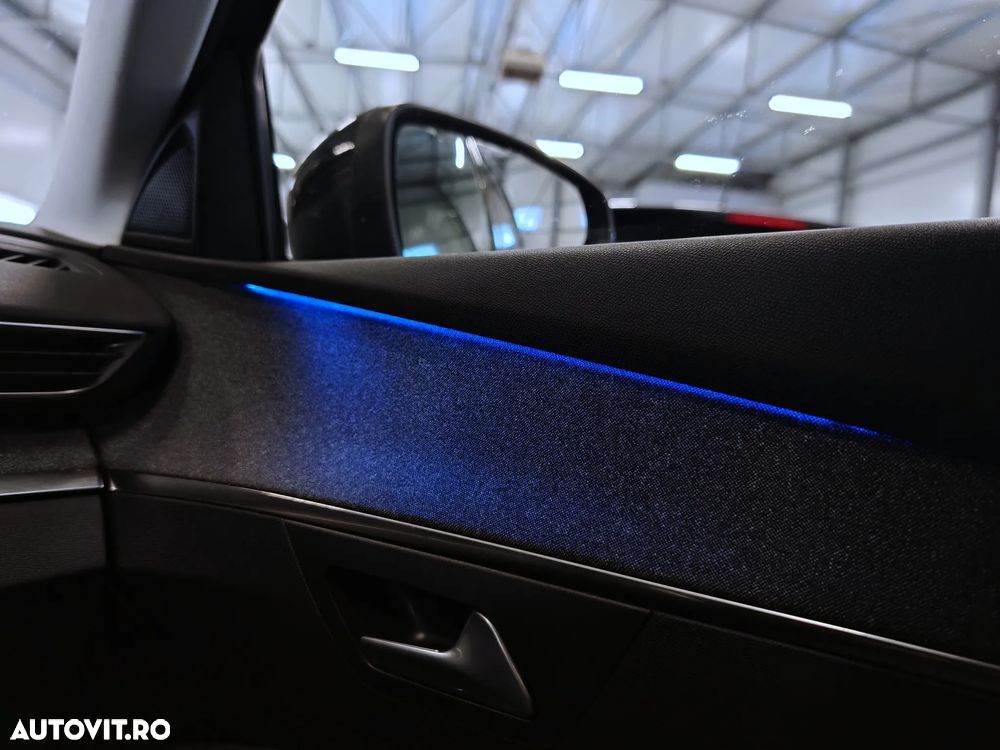 Peugeot 3008 1.2 PureTech Turbo S&S EAT8 Allure - 19