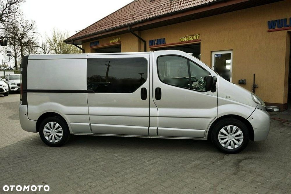 Opel Vivaro - 10