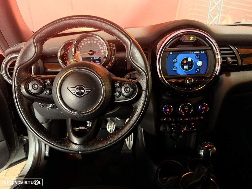 MINI 3 Portas One JCW - 11