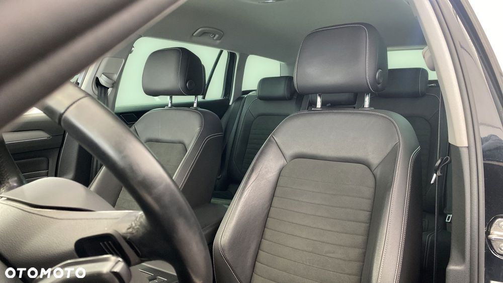 Volkswagen Passat - 10