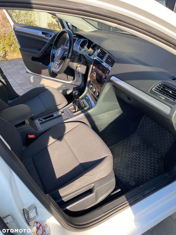 Volkswagen Golf 1.6 TDI BMT Comfortline - 11