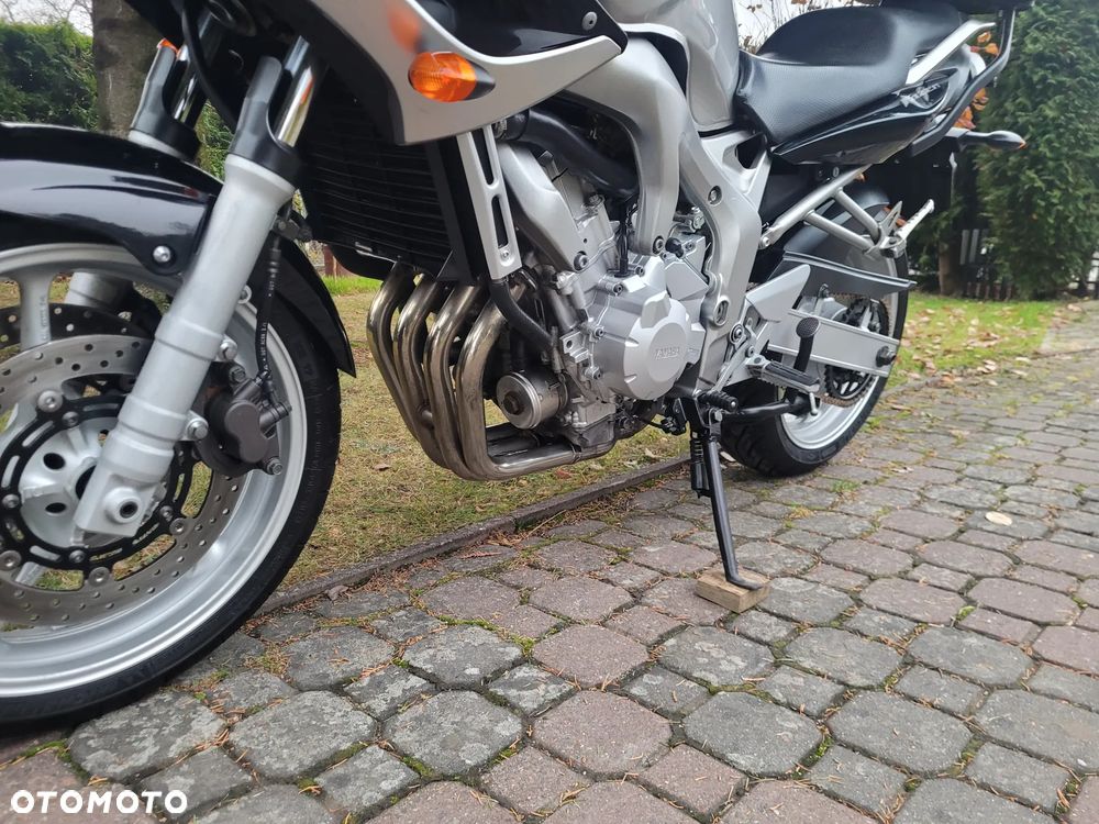 Yamaha FZ6 - 18