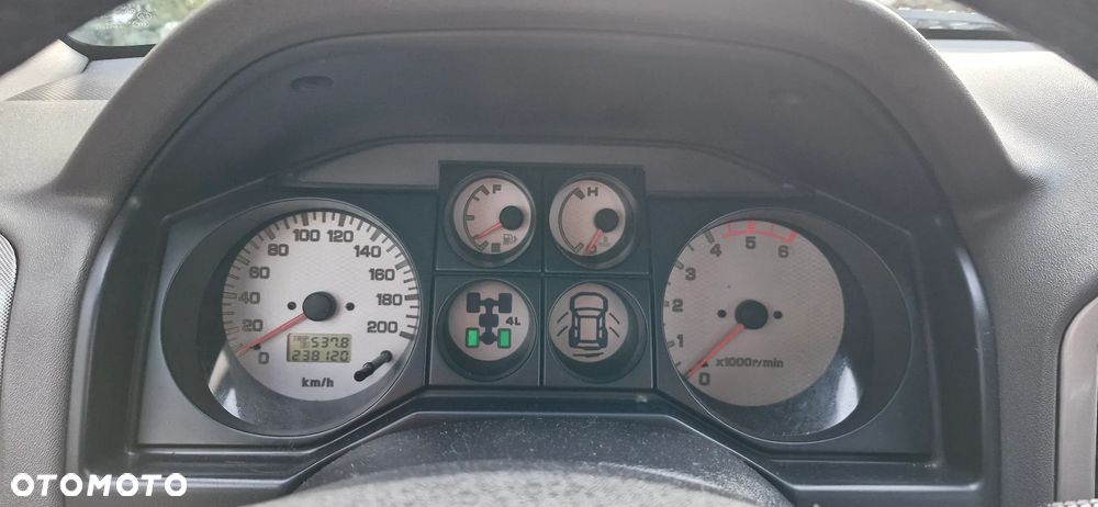 Mitsubishi Pajero - 11