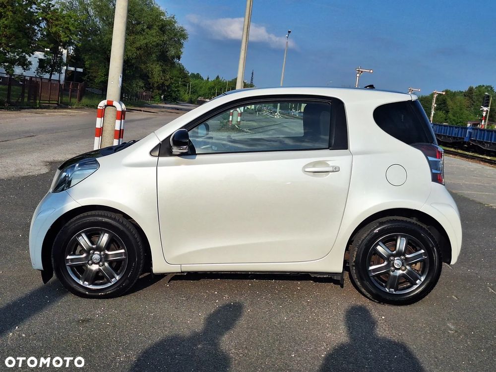 Toyota iQ 1.0 + - 5