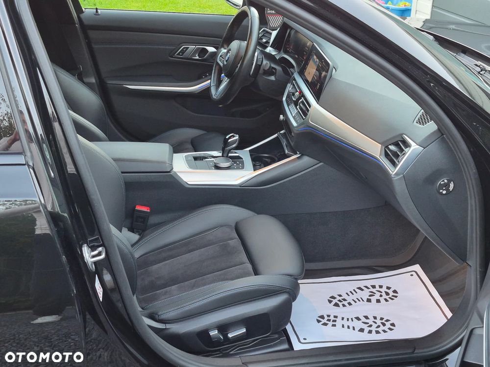 BMW Seria 3 320d mHEV - 13
