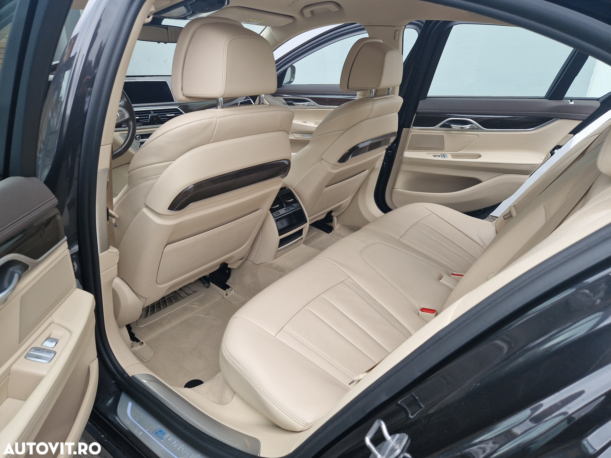 BMW Seria 7 - 21