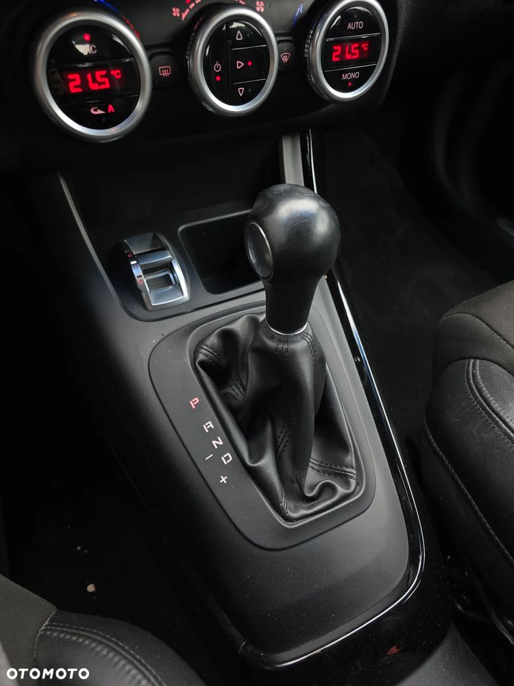 Alfa Romeo Giulietta 1.4 TB 16V Multiair TCT Turismo - 24