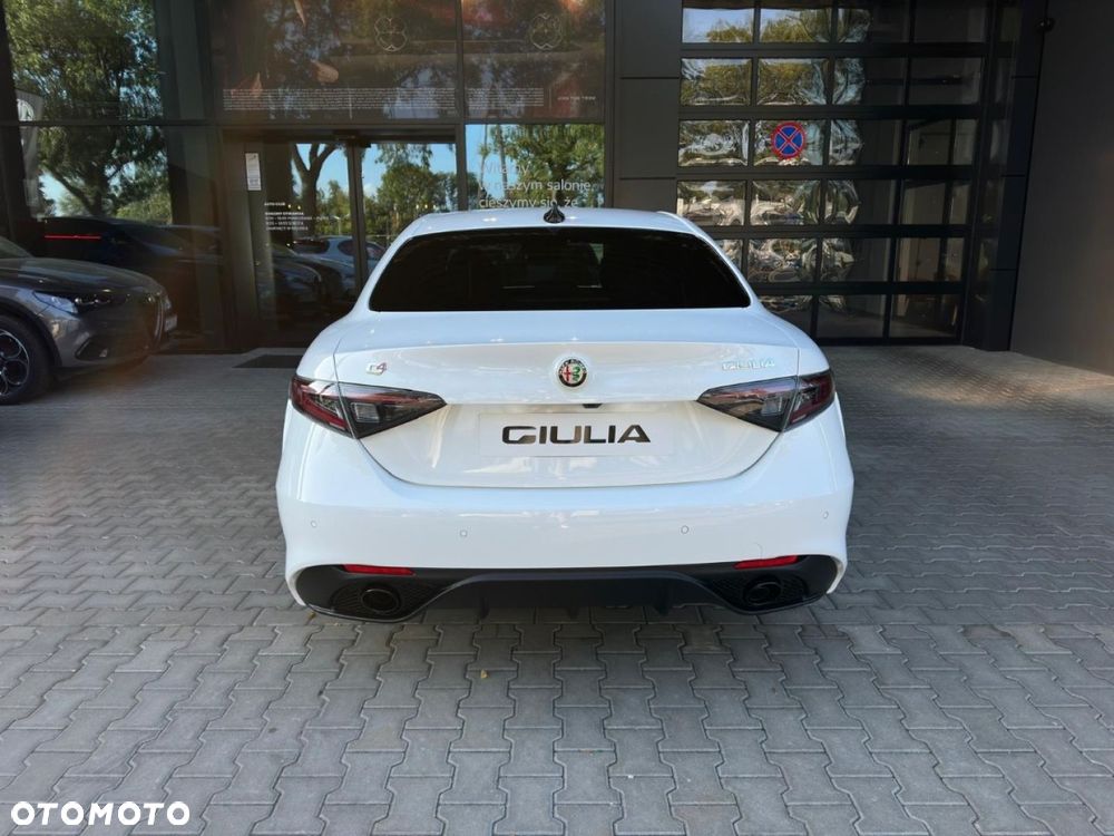 Alfa Romeo Giulia - 7