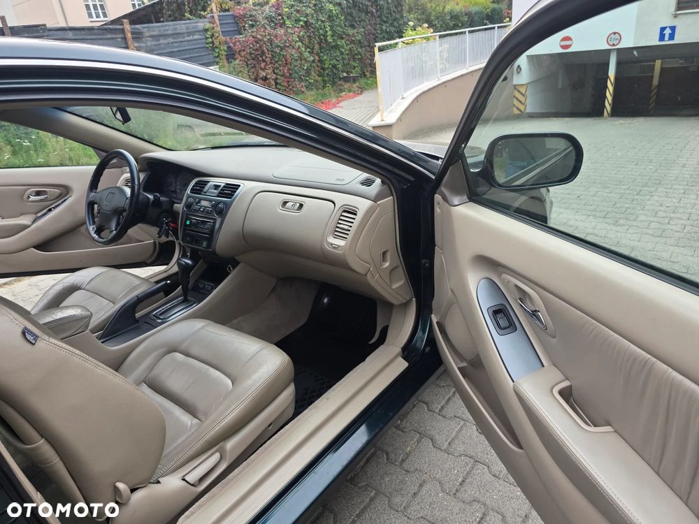 Honda Accord 3.0 V6 EX - 11
