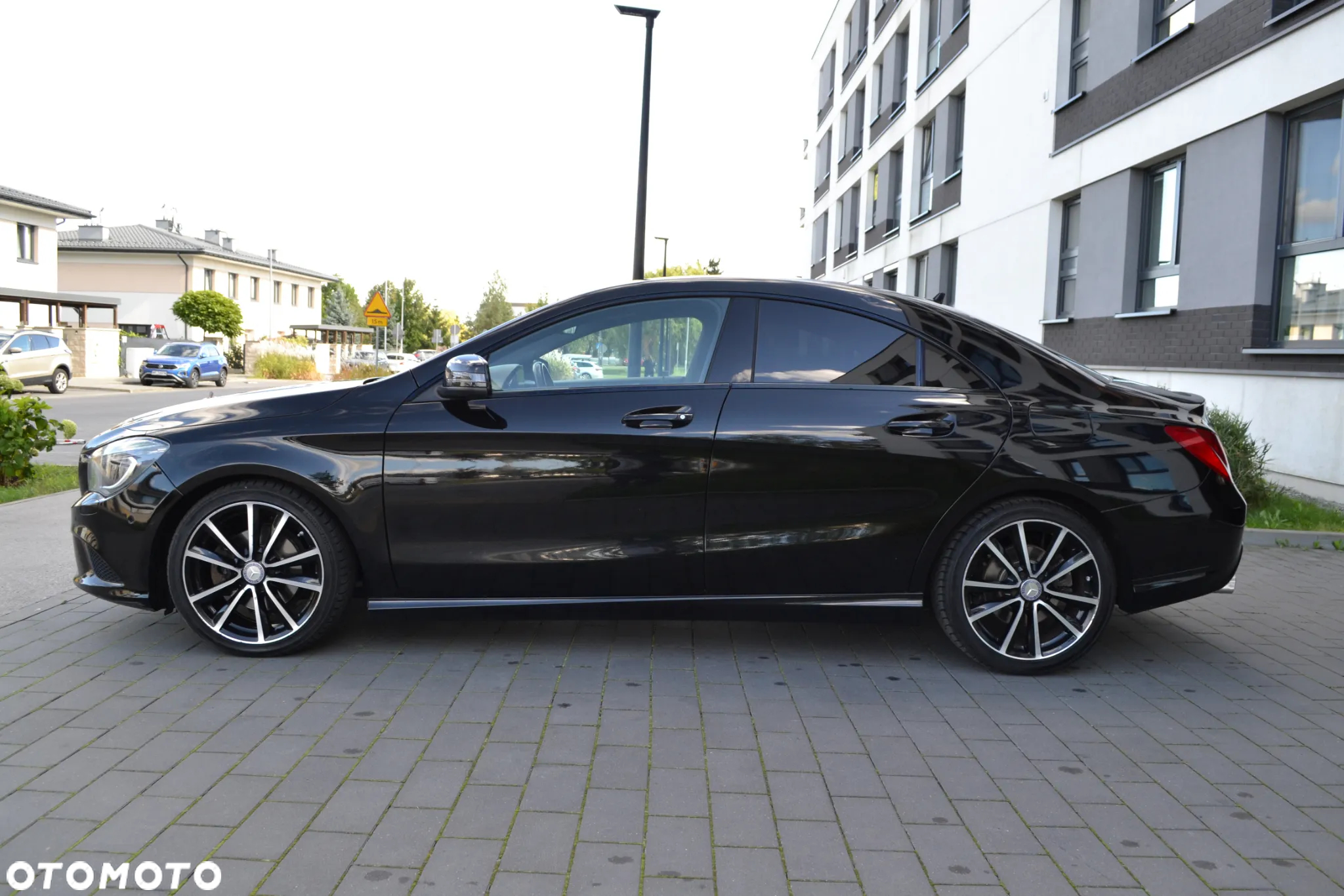 Mercedes-Benz CLA 200 7G-DCT AMG Line - 8