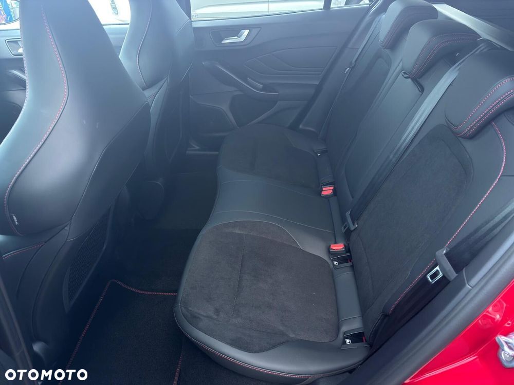 Ford Focus 2.3 EcoBoost ST X - 35
