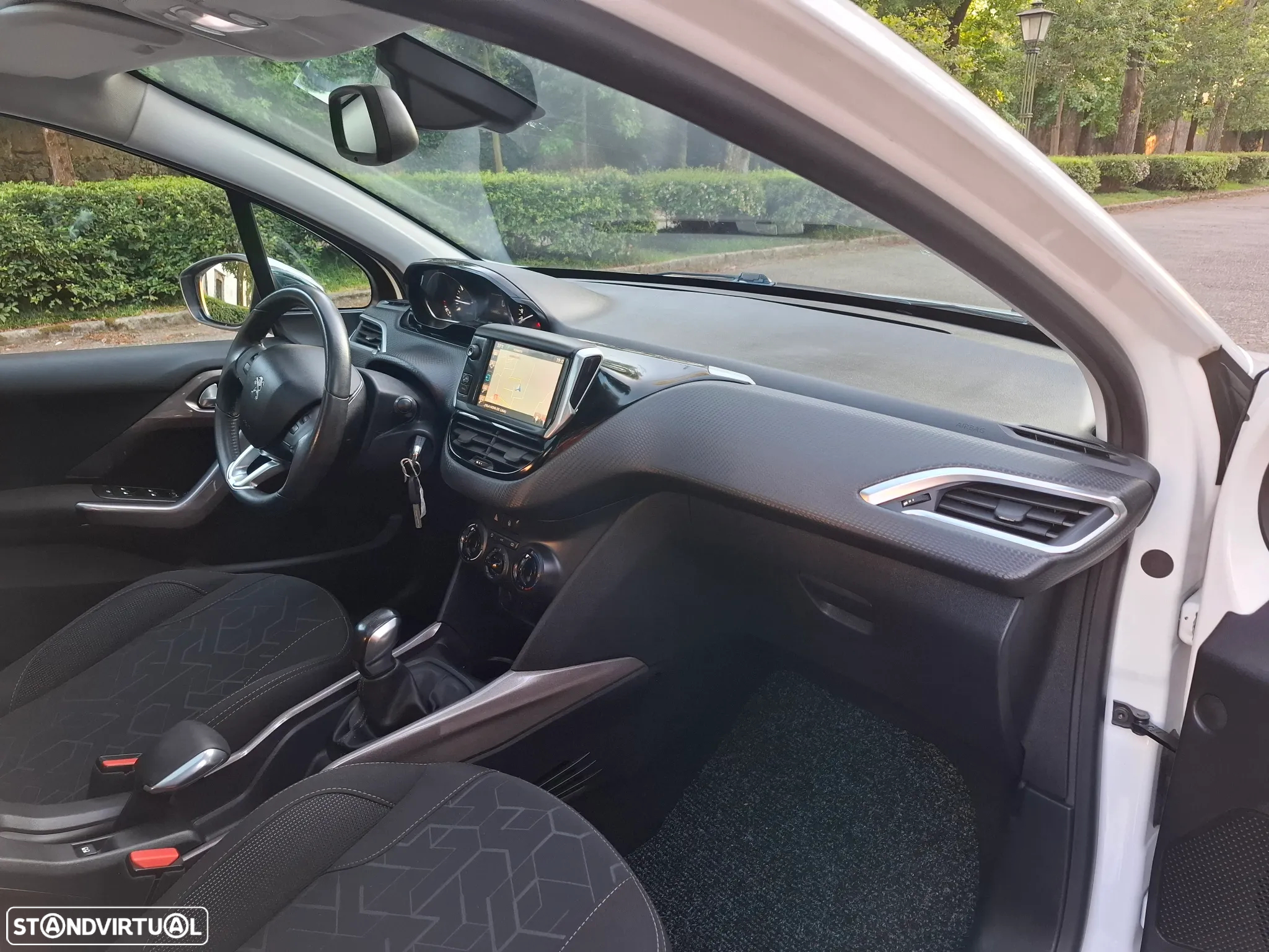 Peugeot 2008 1.2 PureTech Style - 15