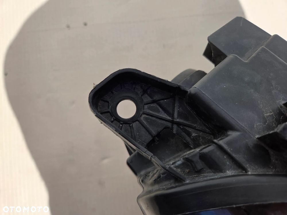 Lampa prawa przednia Peugeot Rifter 9816827180 - 9