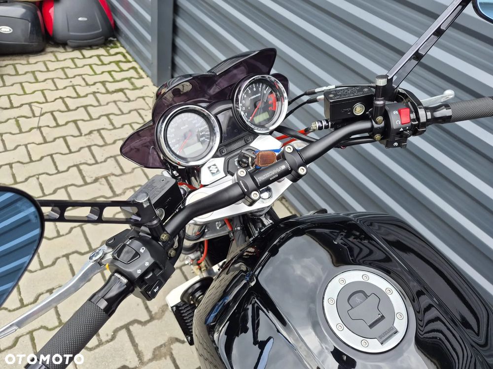 Suzuki GSX - 8