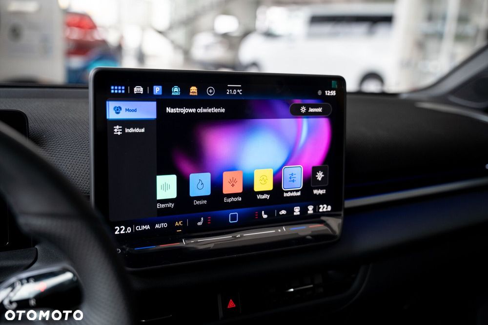 Volkswagen T-Roc 1.5 eTSI R-Line DSG - 23