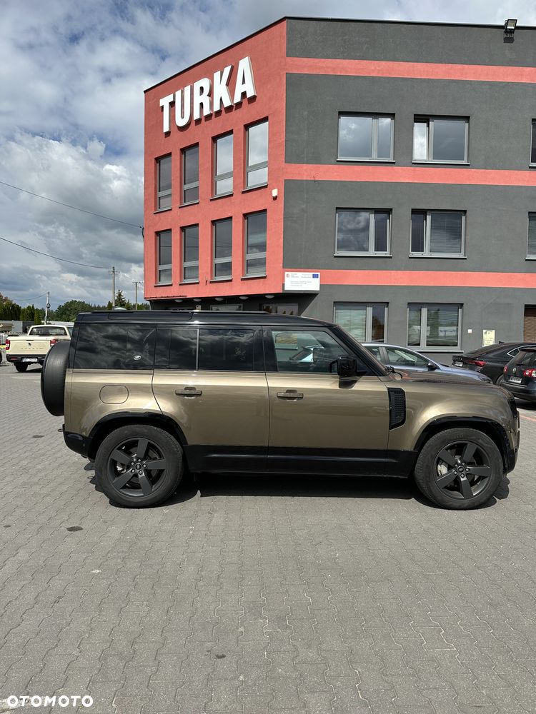 Land Rover Defender 130 P425 X-Dynamic SE - 12
